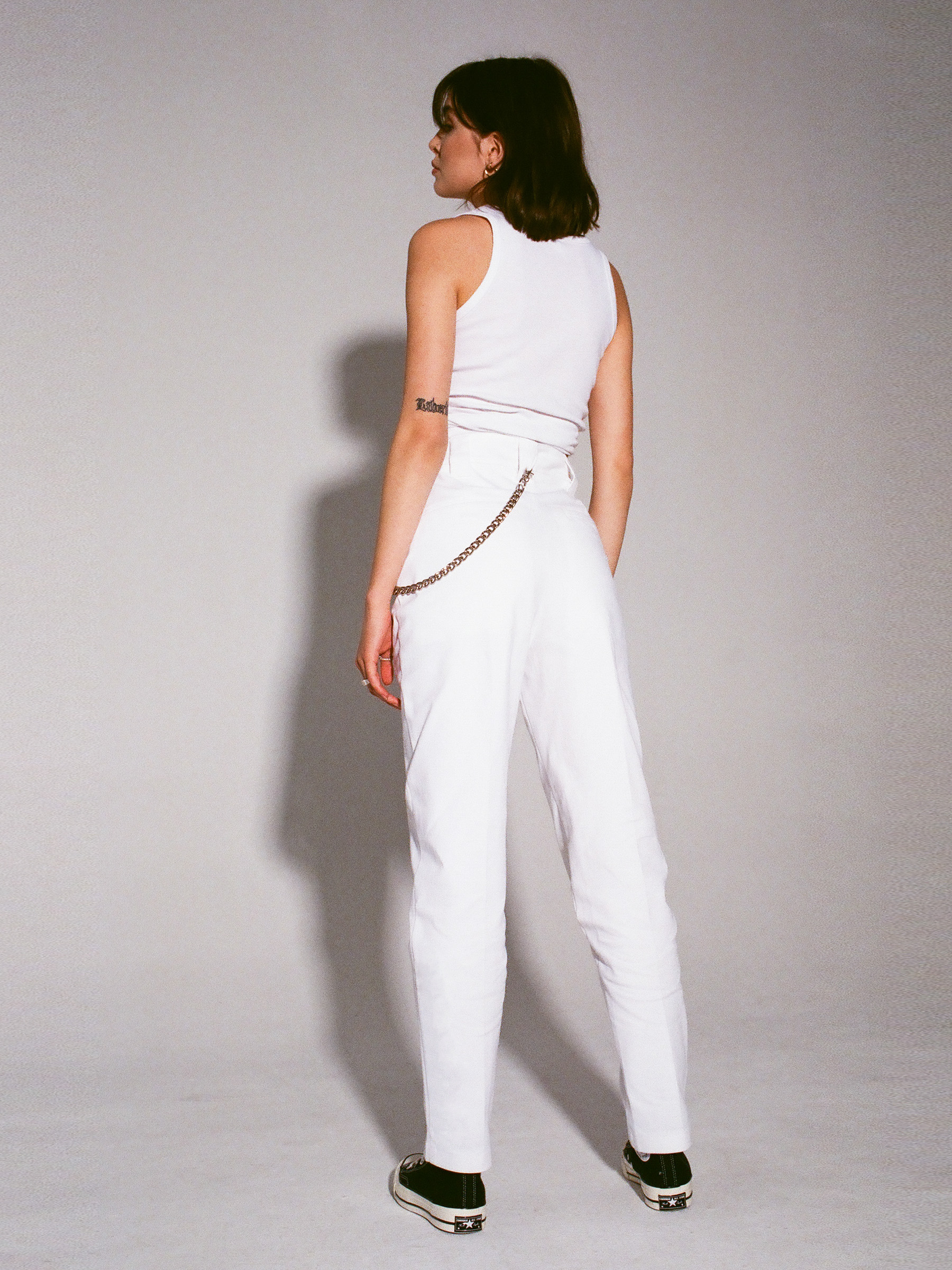 LH WHITE PANTS WITH NEON SEAMS 