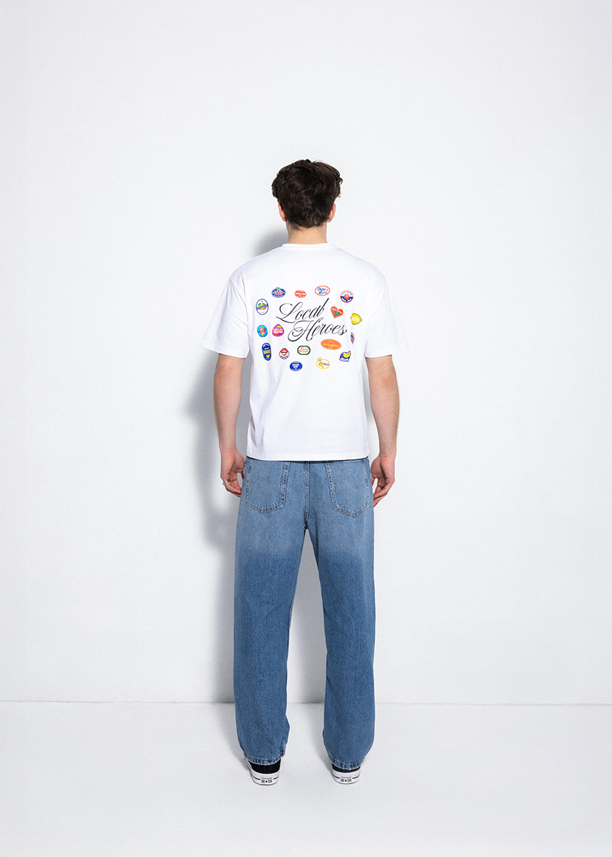BIAŁY T-SHIRT STICKER