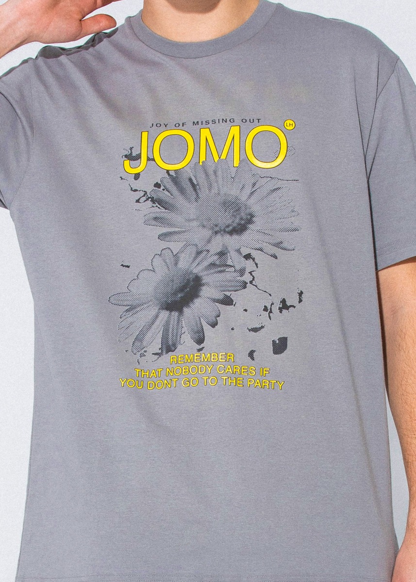 T-SHIRT JOMO SZARY