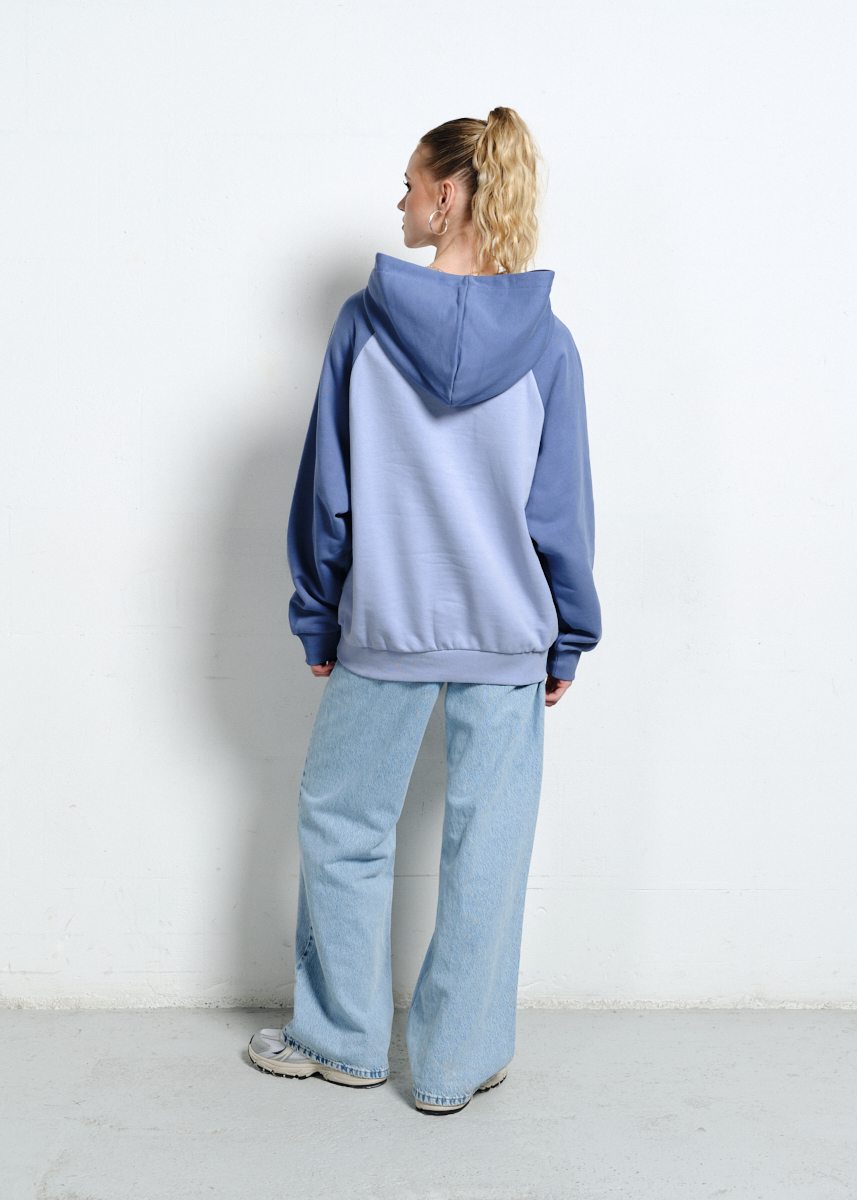 NIEBIESKA BLUZA Z KAPTUREM AURA